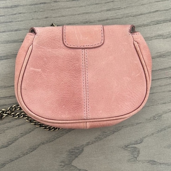 Small Banana Republic Pink Leather Crossbody with chain - Picture 3 of 3